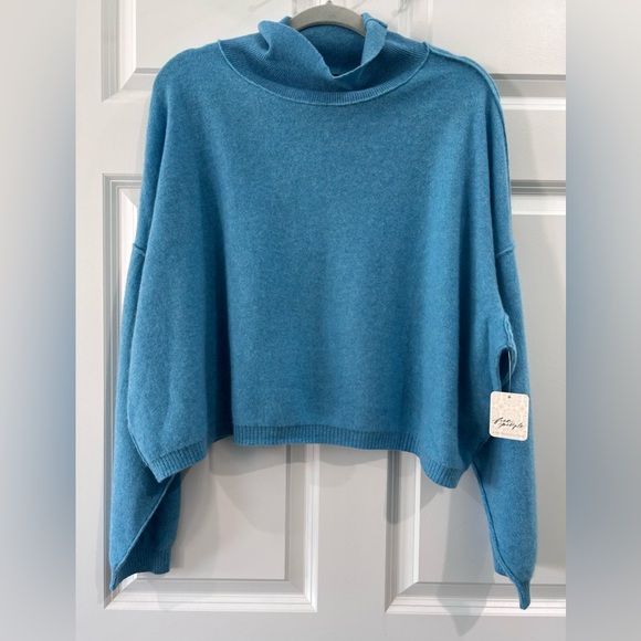 NWT Free People So Low So High 100% Cashmere Cropped Sweater Size M Turtleneck - Picture 1 of 13